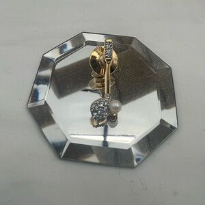 Swarovski Gold Club with Pearl Ball and rhinestones Lapel Pin/Tack Pin